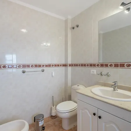 Ocean View Адехе