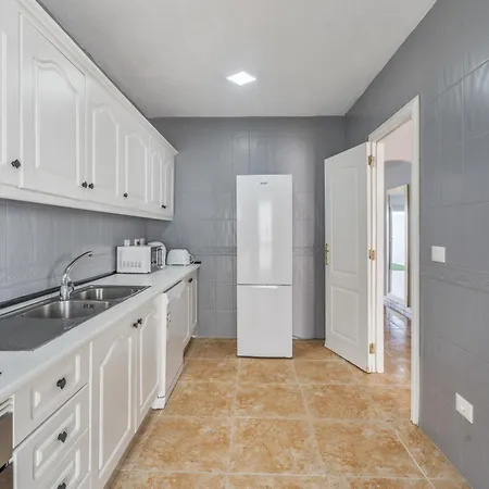 Ocean View Apartment *
